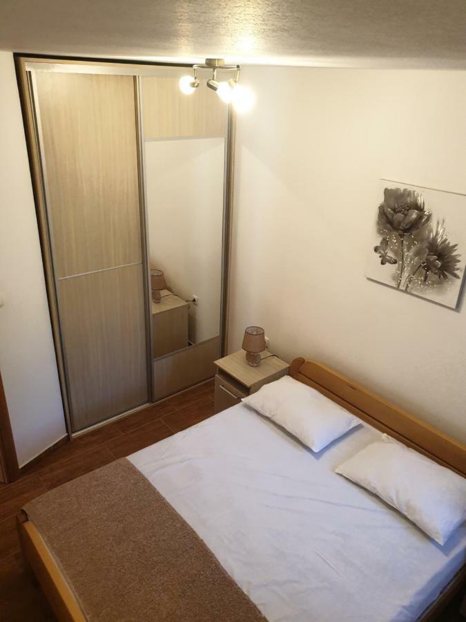 Apartment Aleksandar Kotor Bagian luar foto